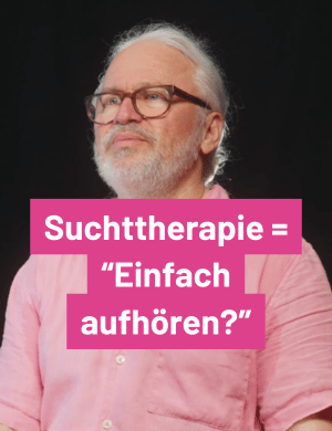 Thumbnail, Mann mit pinkem Shirt im Interview